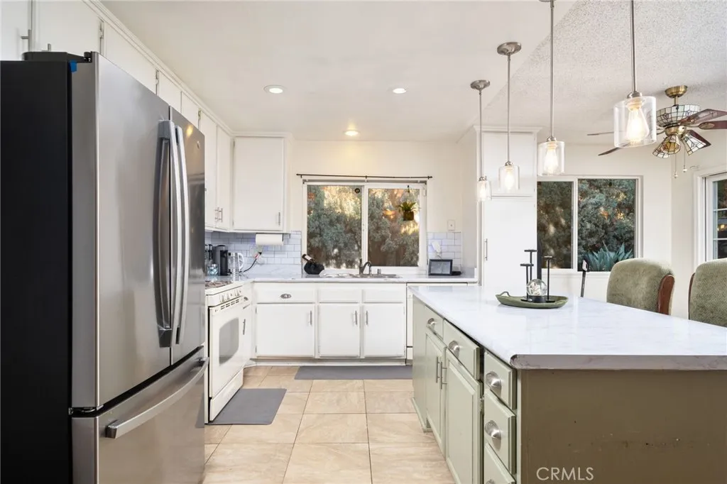 3282 Gallion, Riverside, California 92503 home-pic-12