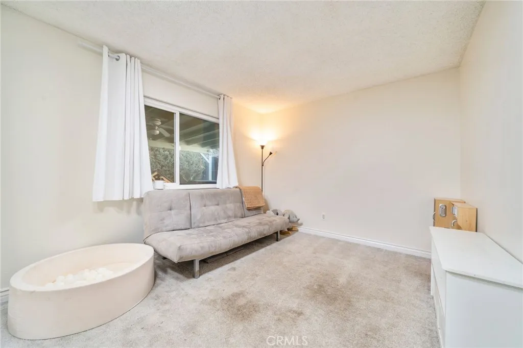 3282 Gallion, Riverside, California 92503 home-pic-17