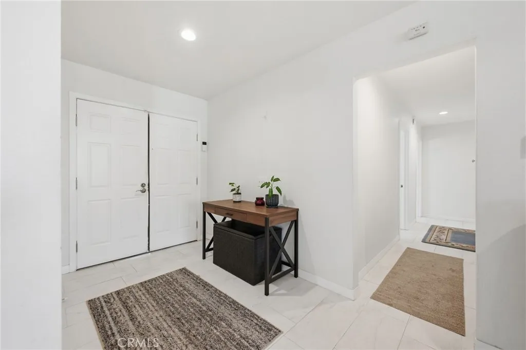 1080 Sapphire, Corona, California 92882 home-pic-4