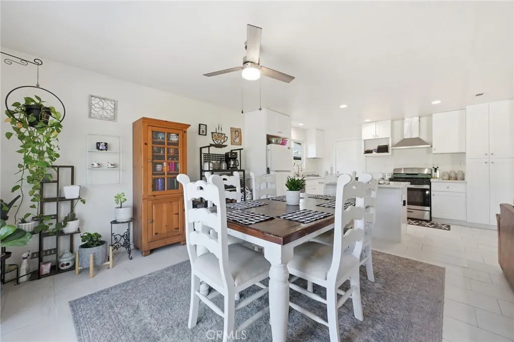1080 Sapphire, Corona, California 92882 home-pic-10