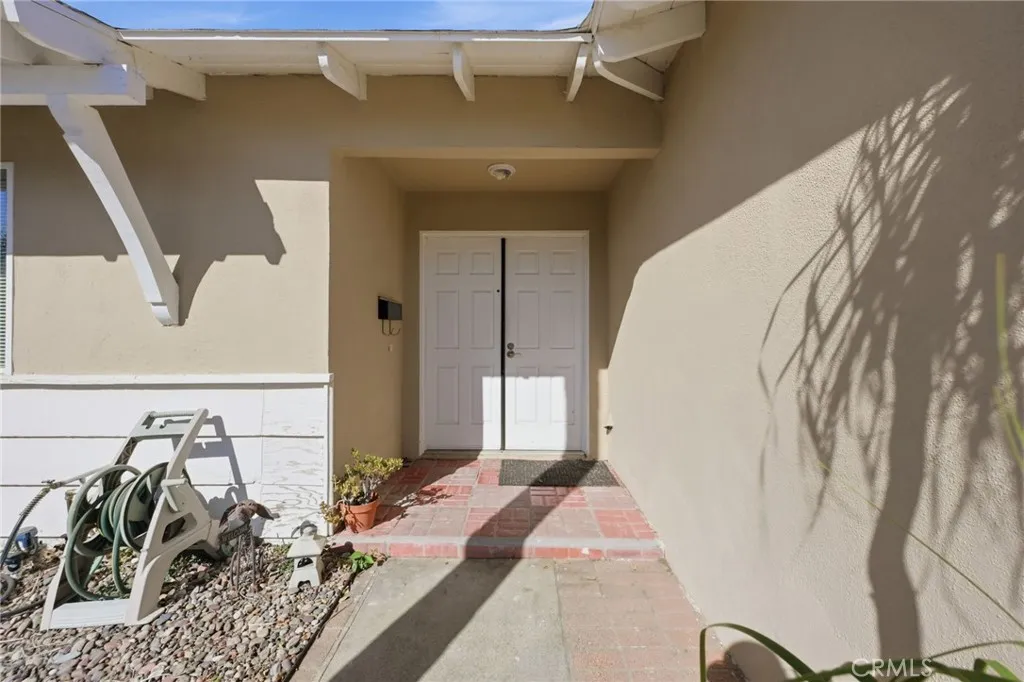 1080 Sapphire, Corona, California 92882 home-pic-2