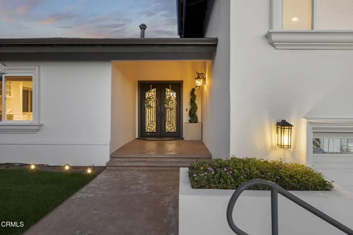 9-web-or-mls-Upmarketmedia_542Val-twi-02