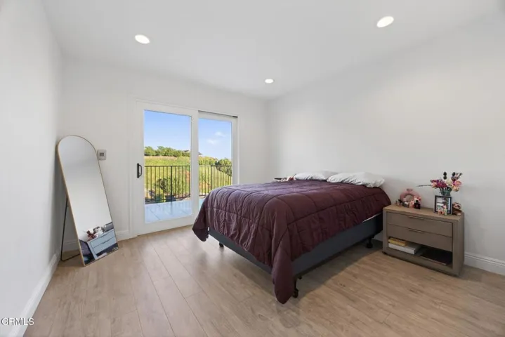 42-web-or-mls-Upmarketmedia_542Val-064