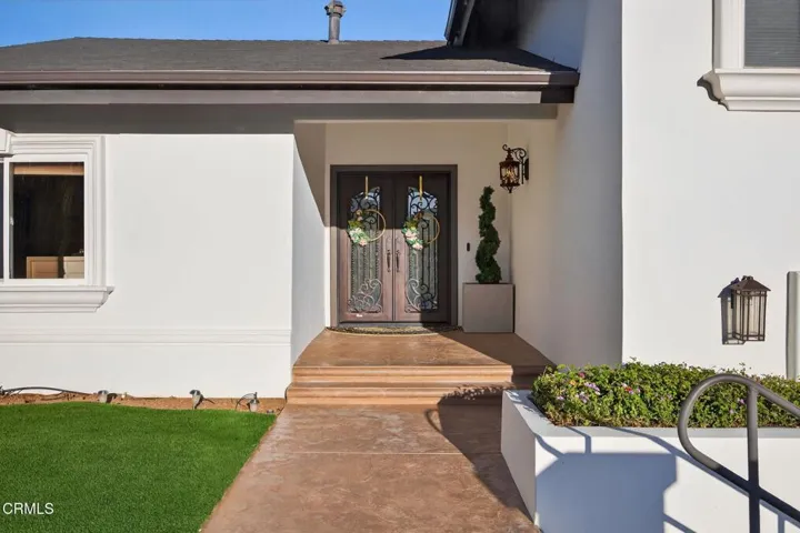 20-web-or-mls-Upmarketmedia_542Val-010