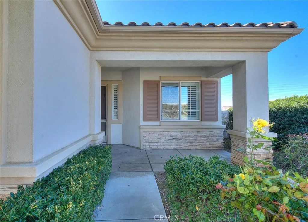883 Eastlake Road, Beaumont, California 92223 home-pic-4