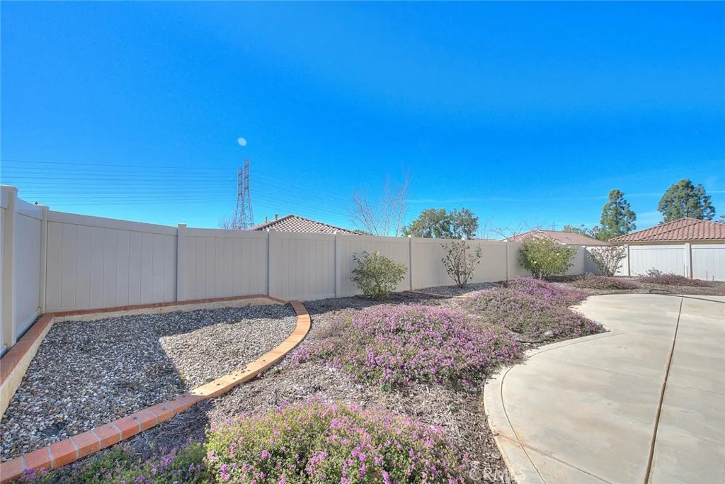 883 Eastlake Road, Beaumont, California 92223 home-pic-40