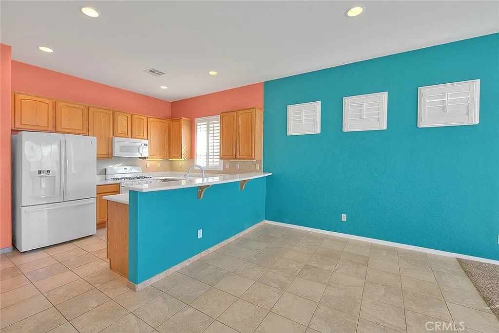 883 Eastlake Road, Beaumont, California 92223 home-pic-8