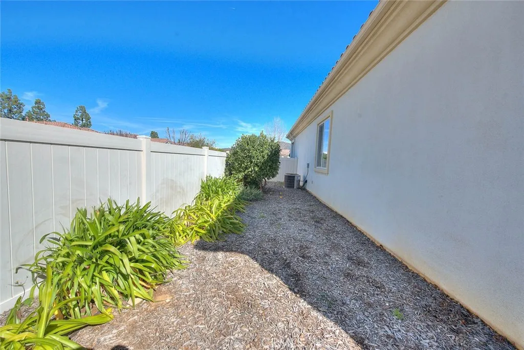 883 Eastlake Road, Beaumont, California 92223 home-pic-44