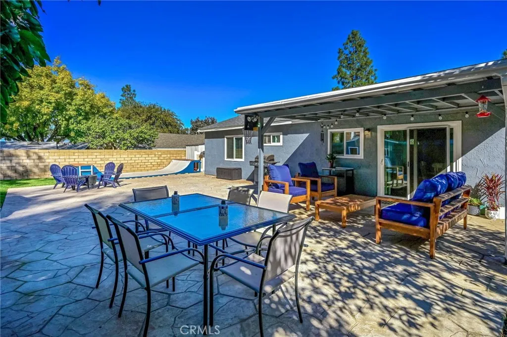 1546 Tilson Circle, Corona, California 92882 home-pic-23