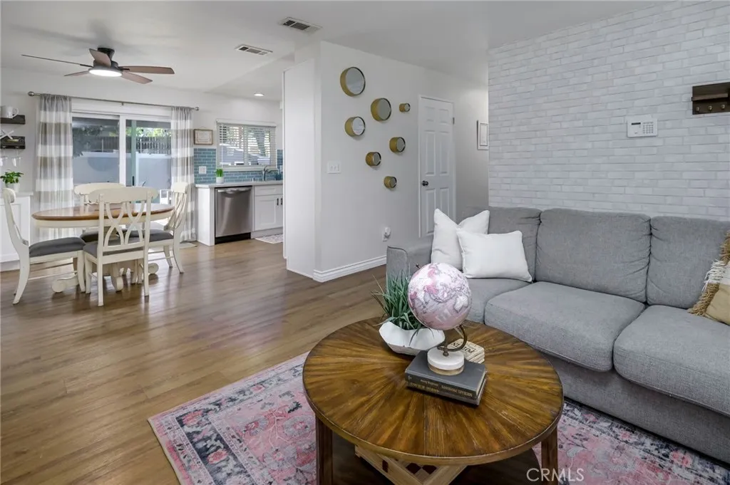 1546 Tilson Circle, Corona, California 92882 home-pic-12