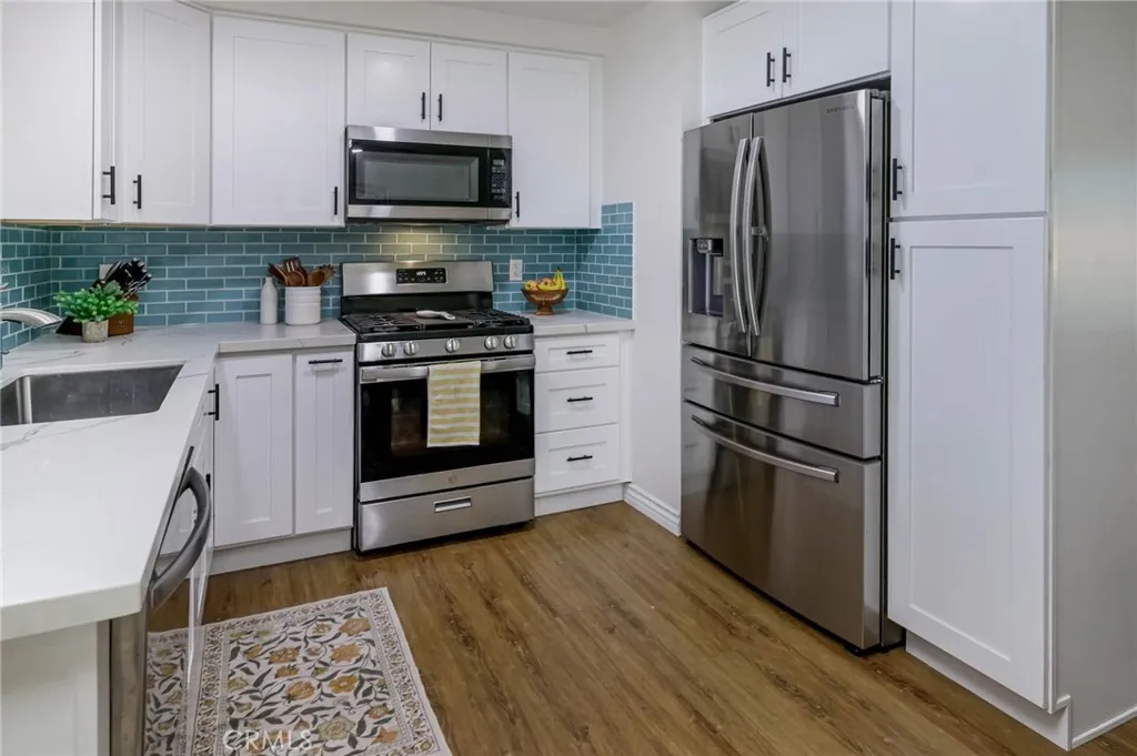 1546 Tilson Circle, Corona, California 92882 home-pic-10