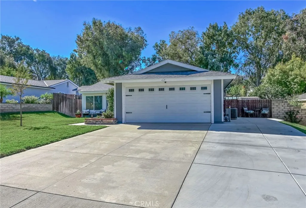 1546 Tilson Circle, Corona, California 92882 home-pic-4