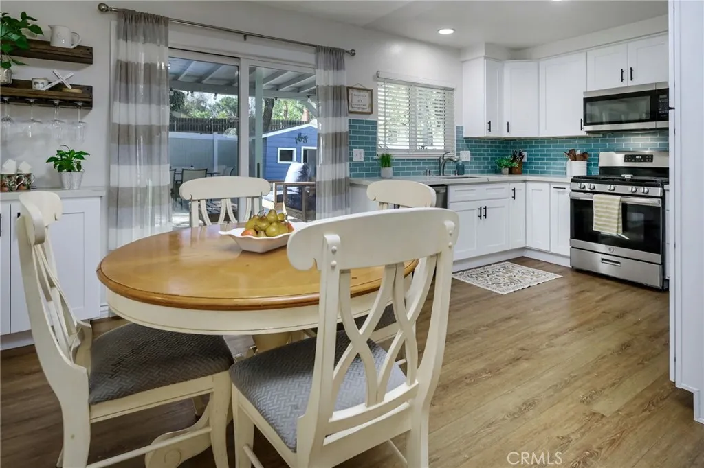 1546 Tilson Circle, Corona, California 92882 home-pic-7
