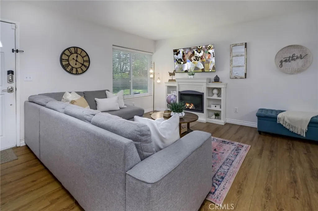 1546 Tilson Circle, Corona, California 92882 home-pic-15