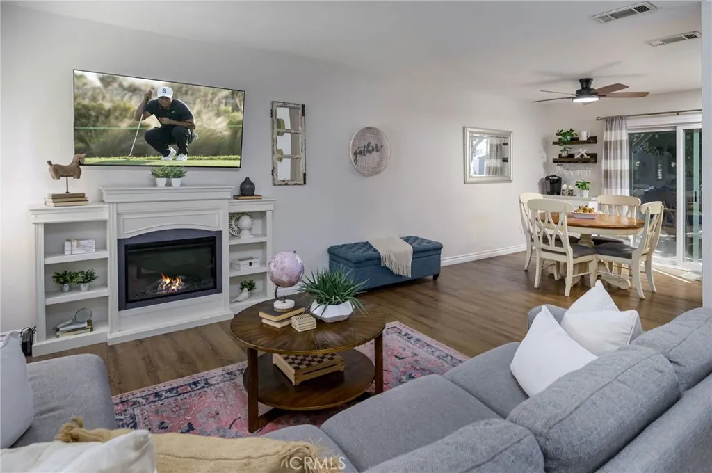 1546 Tilson Circle, Corona, California 92882 home-pic-13