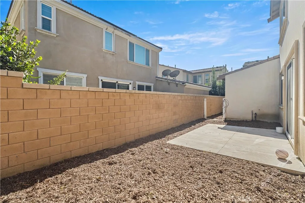3153 E Yellowstone, Ontario, California 91762 home-pic-37