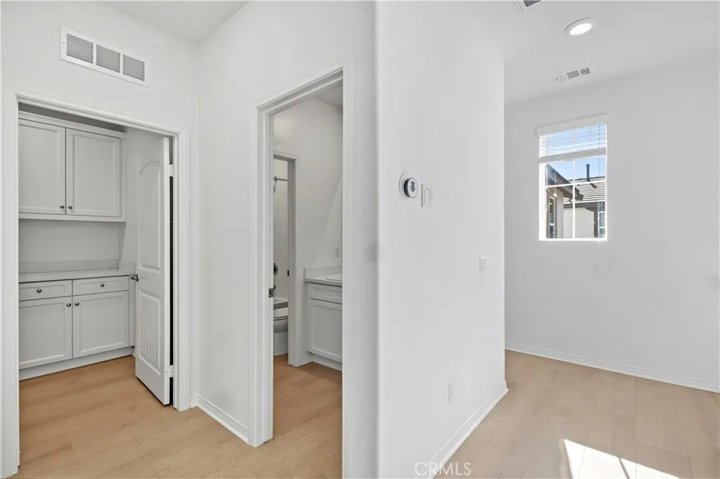 3153 E Yellowstone, Ontario, California 91762 home-pic-20