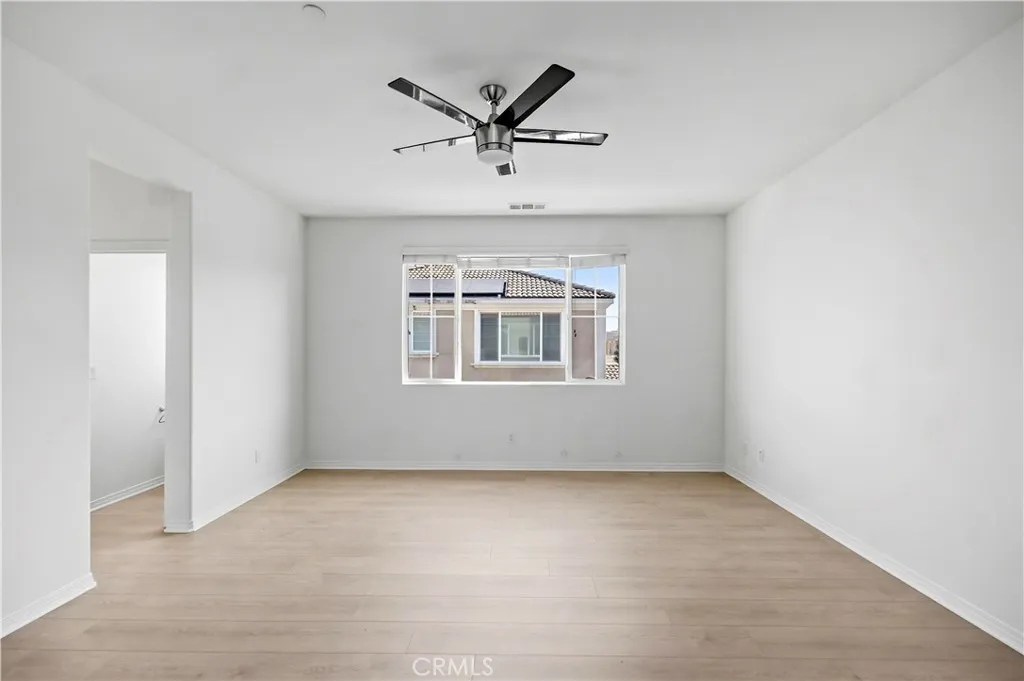 3153 E Yellowstone, Ontario, California 91762 home-pic-31