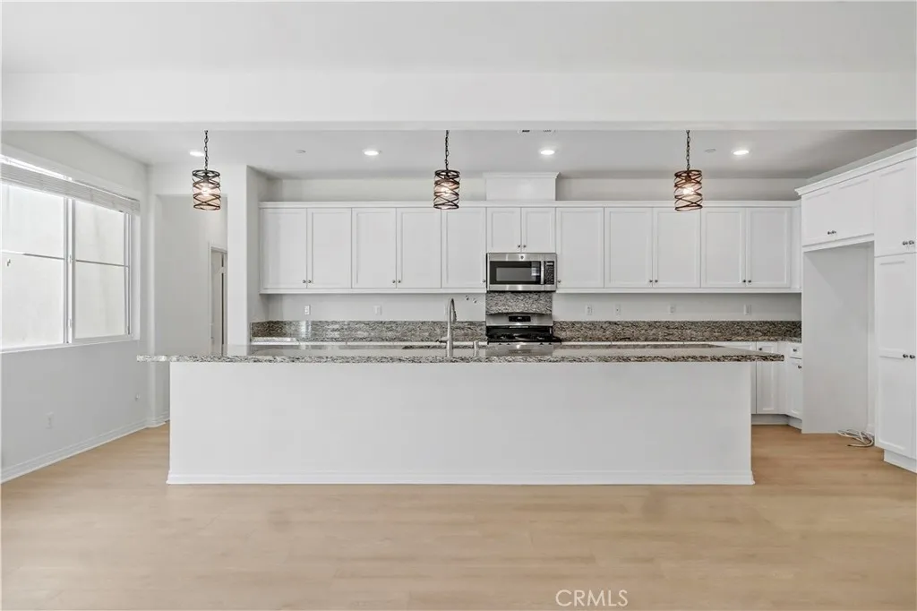 3153 E Yellowstone, Ontario, California 91762 home-pic-8
