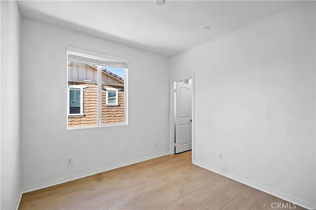 3153 E Yellowstone, Ontario, California 91762 home-pic-25