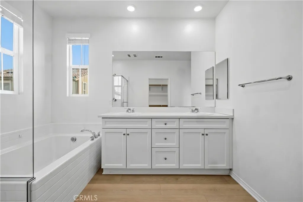3153 E Yellowstone, Ontario, California 91762 home-pic-34