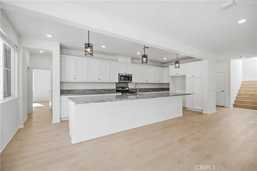 3153 E Yellowstone, Ontario, California 91762 home-pic-7
