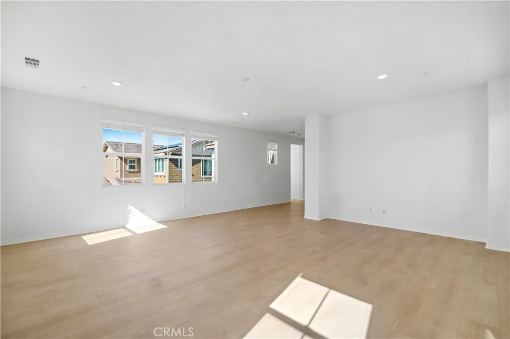 3153 E Yellowstone, Ontario, California 91762 home-pic-30