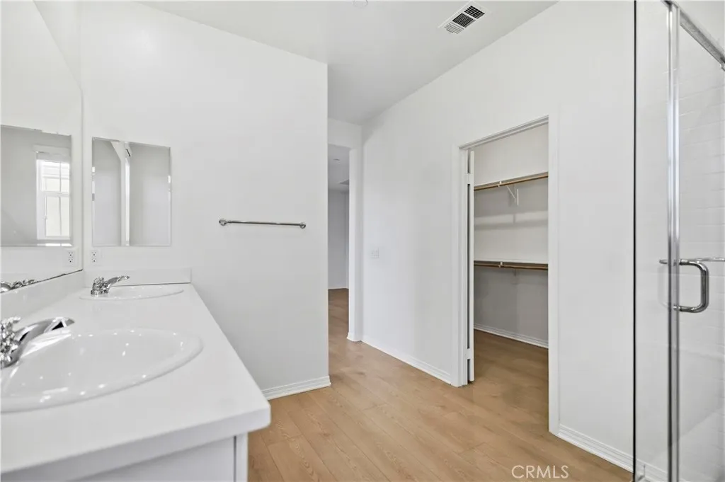 3153 E Yellowstone, Ontario, California 91762 home-pic-35