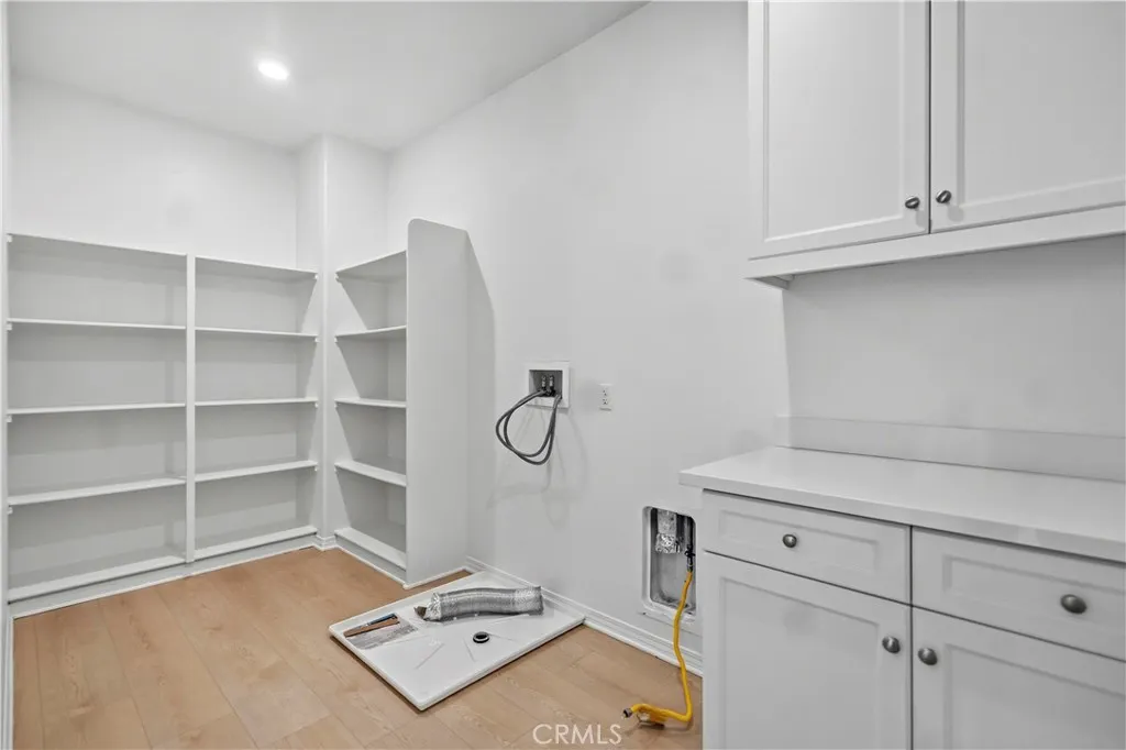 3153 E Yellowstone, Ontario, California 91762 home-pic-21