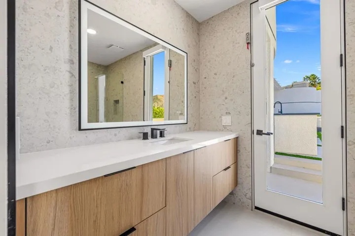 85-web-or-mls-8M4A7182