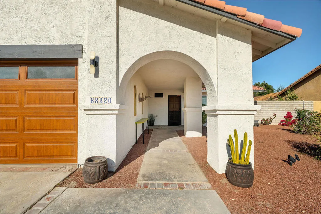 68320EncinitasRd-4