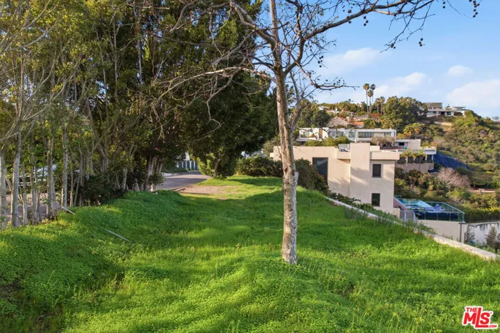 1016 Stradella Road, Los Angeles, California 90077 — photo 5