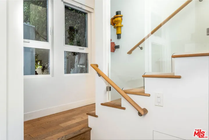 3310 S Durango Avenue, Los Angeles, California 90034