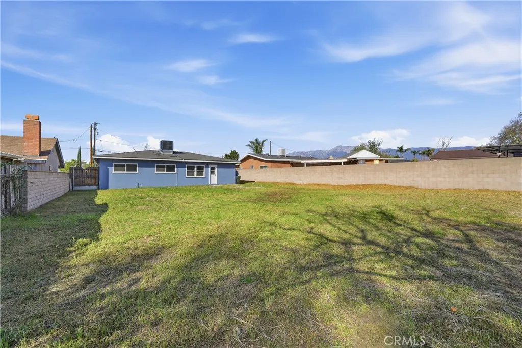 9259 Beech, Fontana, California 92335 home-pic-21