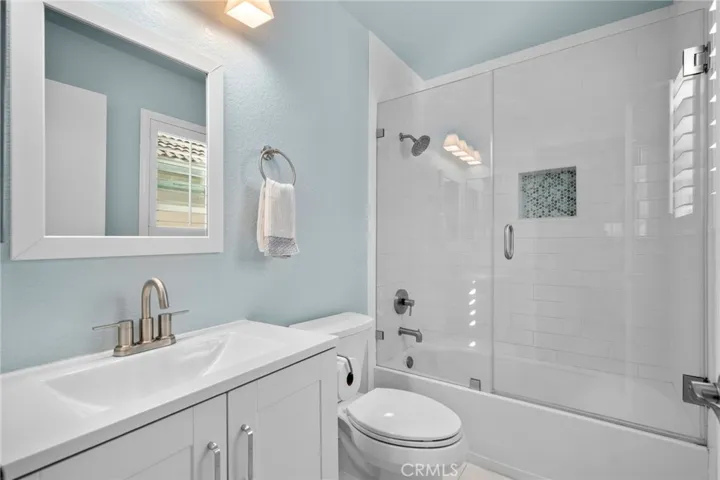 bathroom attached to bedroom 3