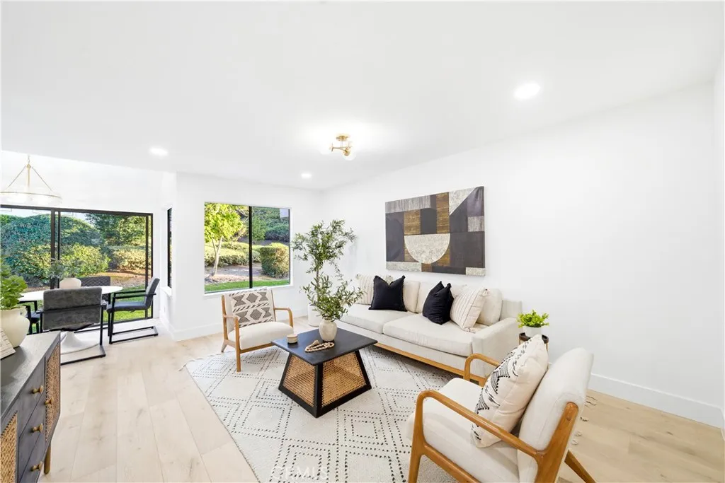 26542 Azuer, Mission Viejo, California 92691 home-pic-12