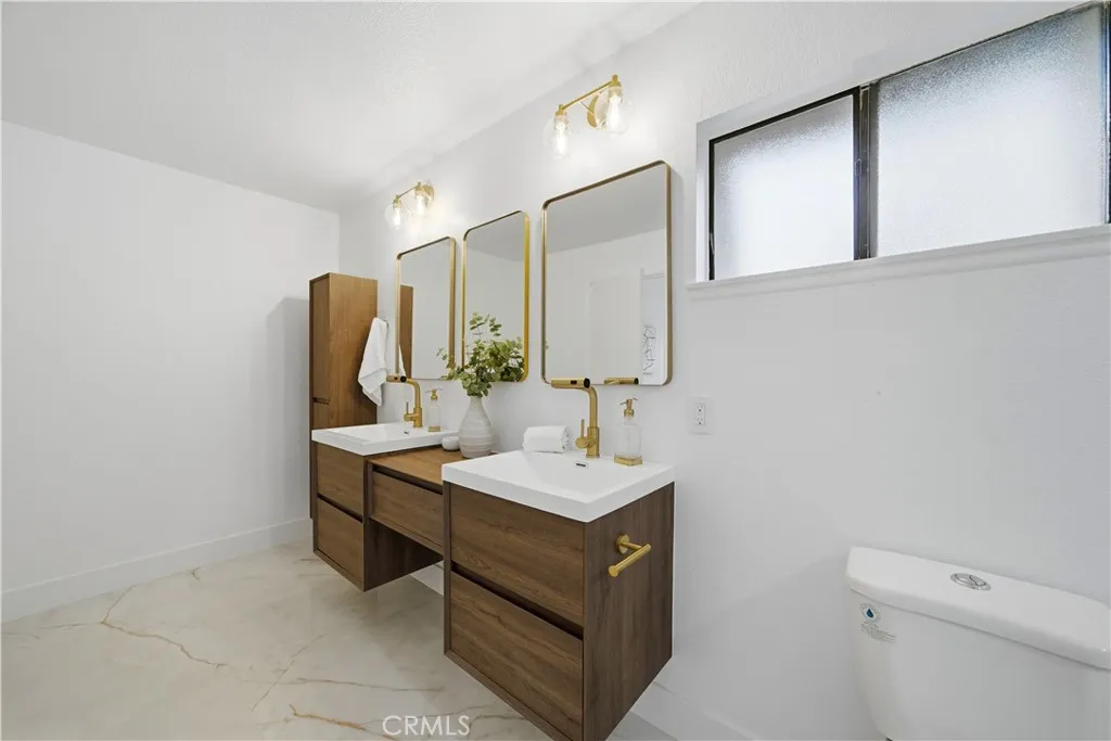 26542 Azuer, Mission Viejo, California 92691 home-pic-31