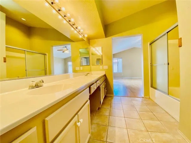 39221 Beacon Lane, Palmdale, California 93551