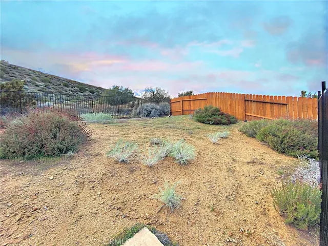 39221 Beacon Lane, Palmdale, California 93551