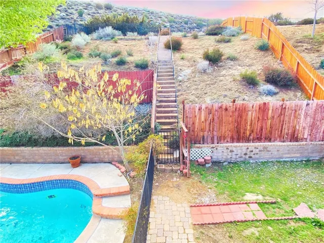 39221 Beacon Lane, Palmdale, California 93551