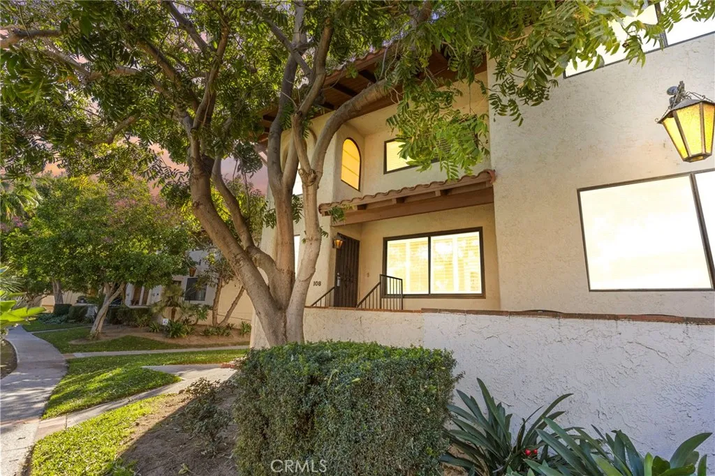 400 S Flower Street 108, Orange, California 92868 home-pic-2