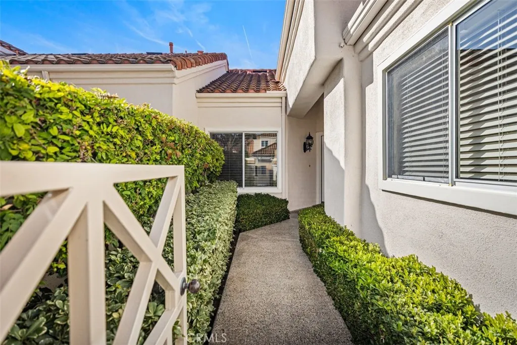 21527 Paseo Palmetto, Mission Viejo, California 92692 home-pic-4