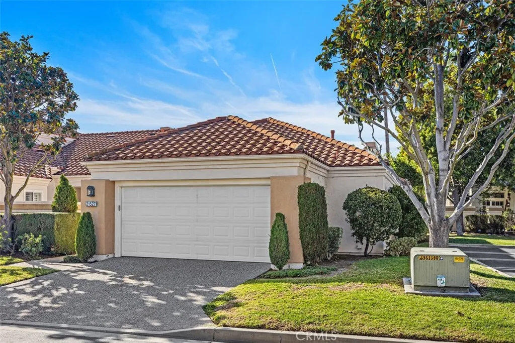 21527 Paseo Palmetto, Mission Viejo, California 92692 home-pic-1