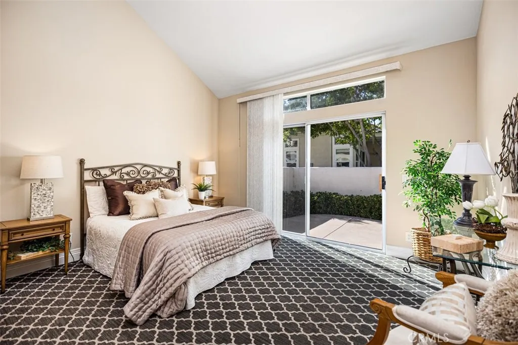 21527 Paseo Palmetto, Mission Viejo, California 92692 home-pic-25