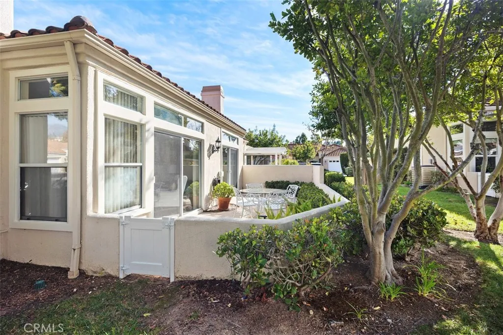 21527 Paseo Palmetto, Mission Viejo, California 92692 home-pic-32