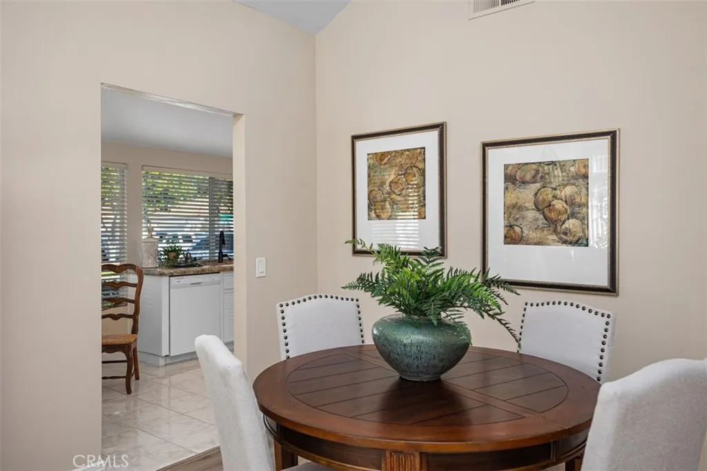 21527 Paseo Palmetto, Mission Viejo, California 92692 home-pic-13