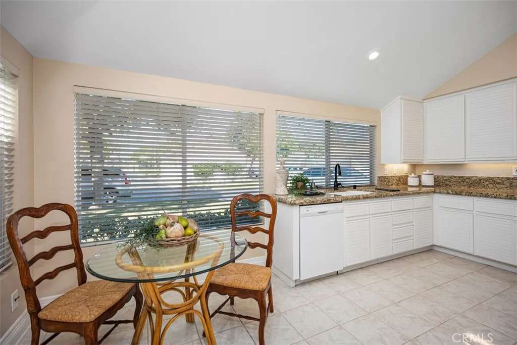 21527 Paseo Palmetto, Mission Viejo, California 92692 home-pic-15
