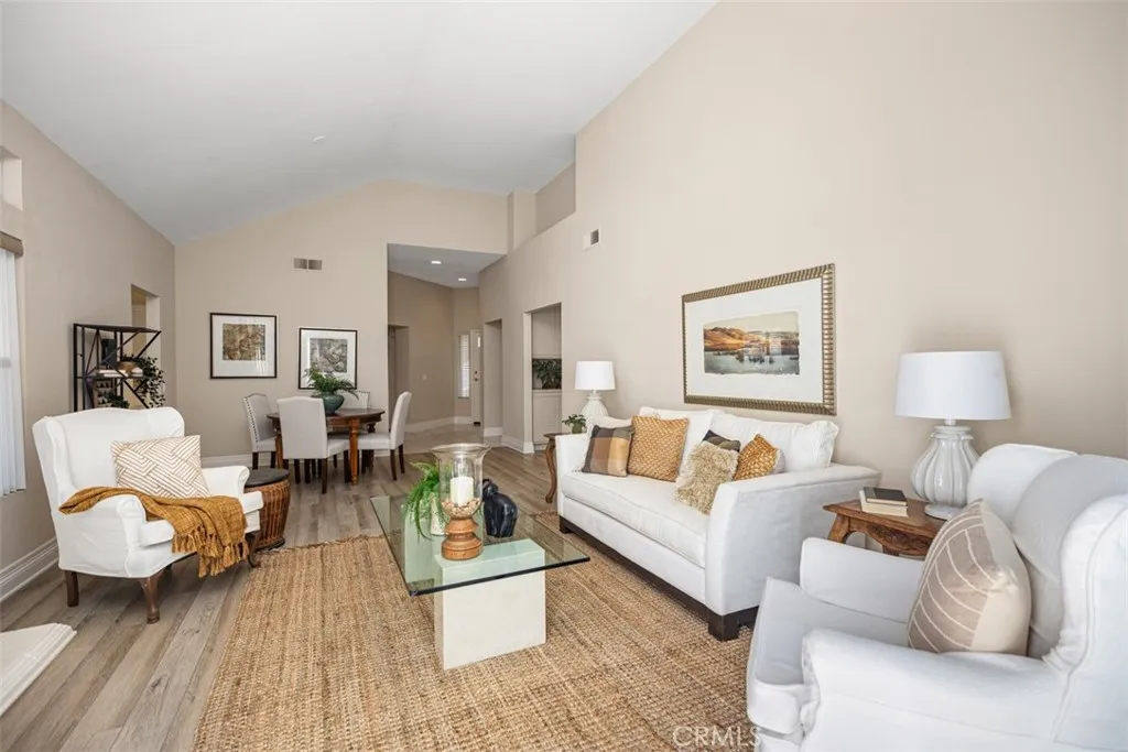 21527 Paseo Palmetto, Mission Viejo, California 92692 home-pic-11