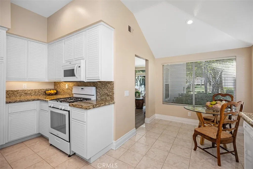 21527 Paseo Palmetto, Mission Viejo, California 92692 home-pic-20