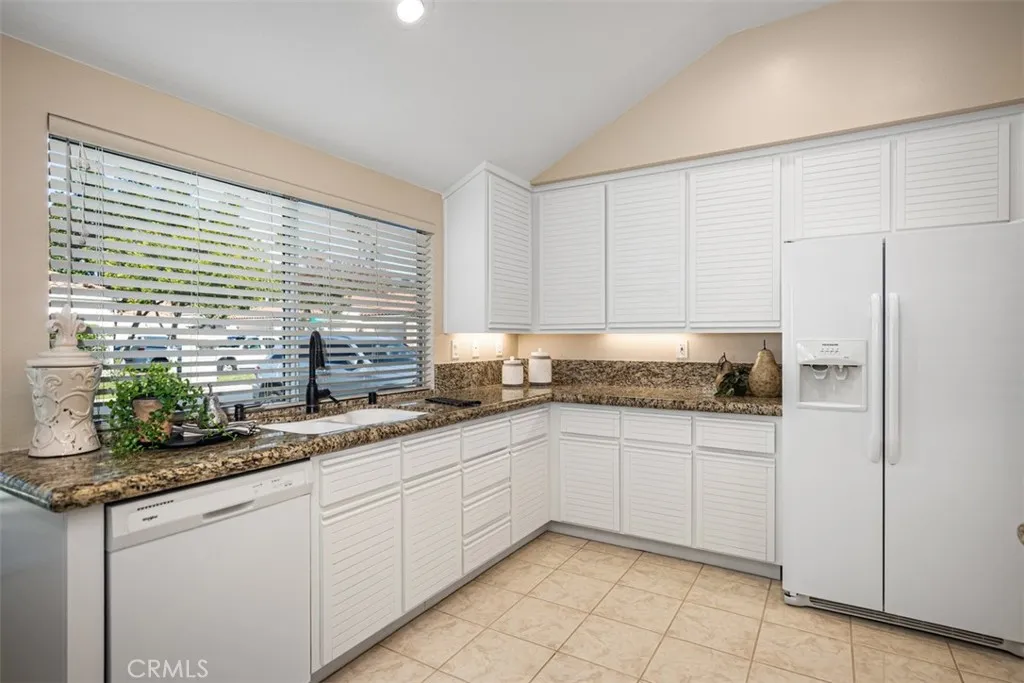 21527 Paseo Palmetto, Mission Viejo, California 92692 home-pic-17